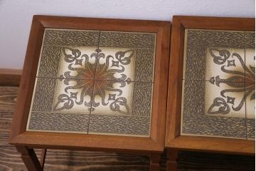 ヴィンテージ家具　北欧ビンテージ　チーク材　ミッドセンチュリーな雰囲気漂うタイルトップのネストテーブル(サイドテーブル)