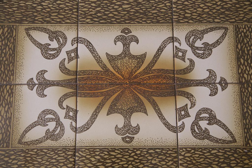 ヴィンテージ家具　北欧ビンテージ　チーク材　ミッドセンチュリーな雰囲気漂うタイルトップのネストテーブル(サイドテーブル)