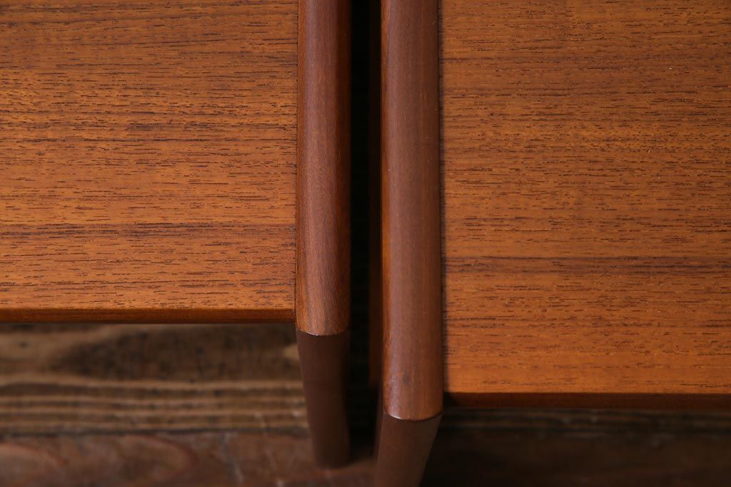 ヴィンテージ家具　北欧ビンテージ　G-PLAN(ジープラン)　チーク材　温かみのある木味のネストテーブル(サイドテーブル)