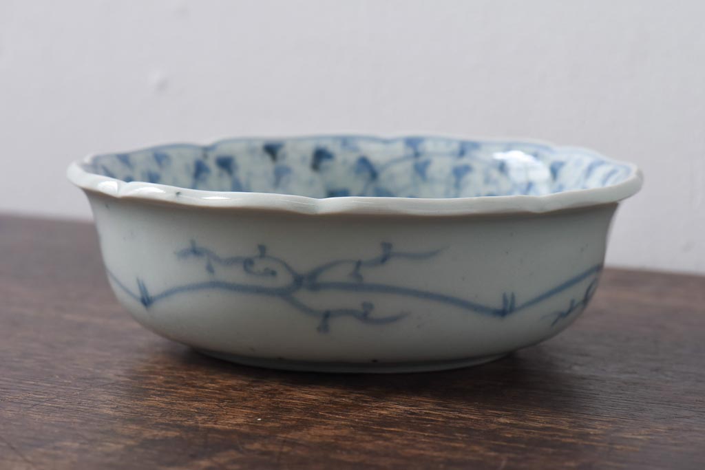 江戸期 微塵唐草紋様 淡く優しげな雰囲気漂う染付鉢(なます皿)