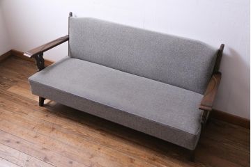 中古　神戸洋家具　永田良介商店　メンズライクにもおすすめなビンテージのチロル型ソファ(3人掛けソファ)