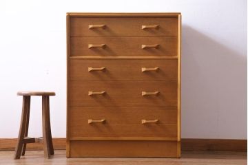 ヴィンテージ家具　北欧ビンテージ　G-PLAN(ジープラン)　Brandon(ブランドン)　オーク材　個性的な引手の5段チェスト(引き出し)