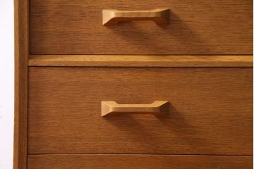 ヴィンテージ家具　北欧ビンテージ　G-PLAN(ジープラン)　Brandon(ブランドン)　オーク材　個性的な引手の5段チェスト(引き出し)