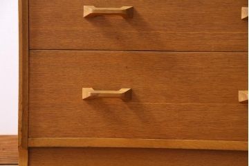 ヴィンテージ家具　北欧ビンテージ　G-PLAN(ジープラン)　Brandon(ブランドン)　オーク材　個性的な引手の5段チェスト(引き出し)
