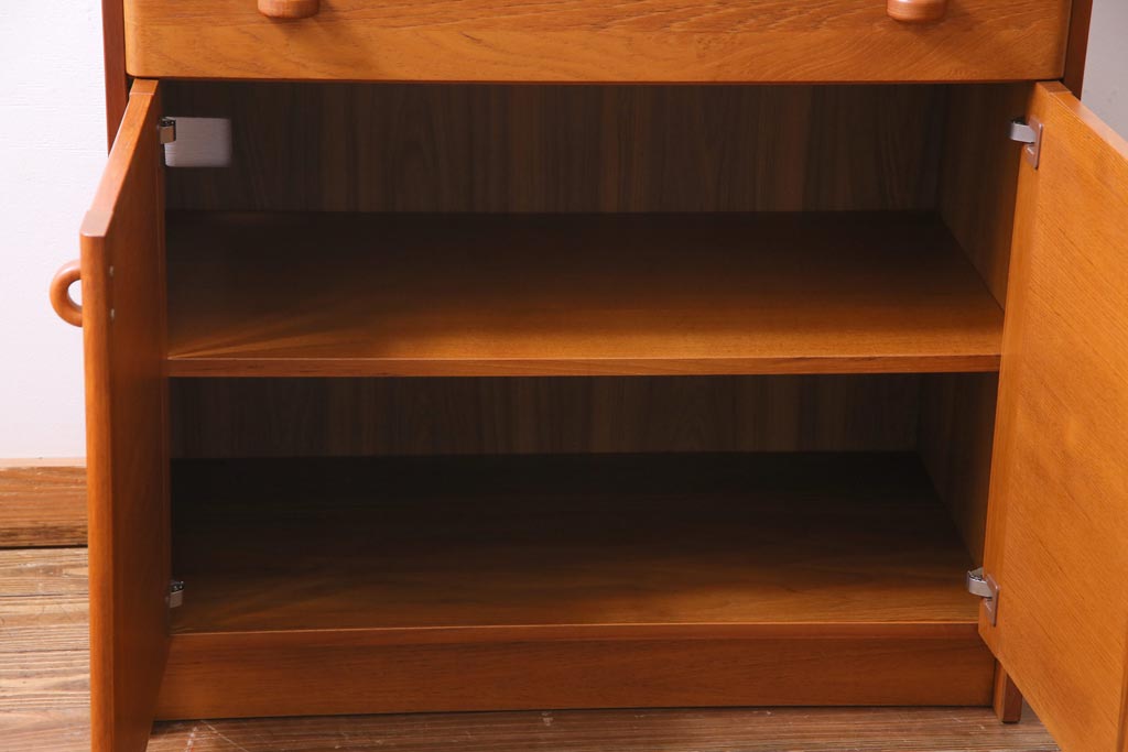 ヴィンテージ家具　北欧ビンテージ　デンマーク　DOMINO MOBLER　キャビネット(カウンターキャビネット、収納棚)