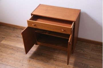 ヴィンテージ家具　北欧ビンテージ　デンマーク　DOMINO MOBLER　キャビネット(カウンターキャビネット、収納棚)