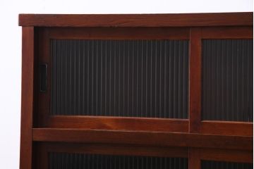 レトロ家具　昭和レトロ　モールガラス入り　リメイク　ノスタルジックな脚付ガラス戸棚(収納棚、キャビネット)