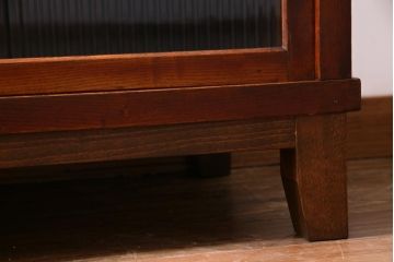 レトロ家具　昭和レトロ　モールガラス入り　リメイク　ノスタルジックな脚付ガラス戸棚(収納棚、キャビネット)