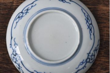 江戸期　虫文　白磁とのバランスが美しい染付小皿2枚セット(3寸皿)