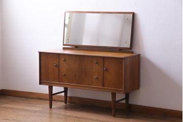 ヴィンテージ家具　北欧ビンテージ　スタイリッシュでモダンなドレッシングチェスト(ドレッサー、ミラー、鏡台)