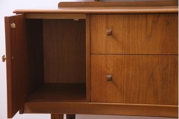 ヴィンテージ家具　北欧ビンテージ　スタイリッシュでモダンなドレッシングチェスト(ドレッサー、ミラー、鏡台)