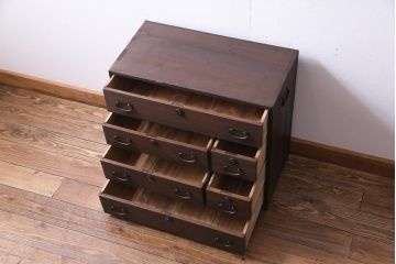 アンティーク家具　和製アンティーク　総桐材　立体的な鍵穴が目を引く小箪笥(小引き出し、和タンス、桐箪笥、桐たんす)