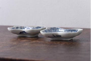 江戸期　結霜のような模様が可愛らしいアンティークの印判豆皿(変形皿)