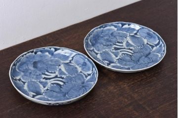 江戸期　伊万里焼　6寸　大輪の牡丹が魅力の染付皿2枚セット(中皿)(2)