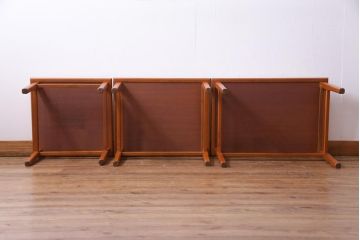 ヴィンテージ家具　北欧ビンテージ　チーク材　レトロデザインのタイルが可愛らしいネストテーブル(サイドテーブル、カフェテーブル)