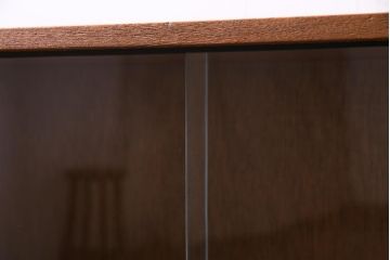 ビンテージ　北欧家具　チーク材　レトロモダンなデザインがお洒落なサイドボード(キャビネット、収納棚、戸棚)