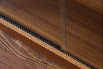 ビンテージ　北欧家具　チーク材　レトロモダンなデザインがお洒落なサイドボード(キャビネット、収納棚、戸棚)