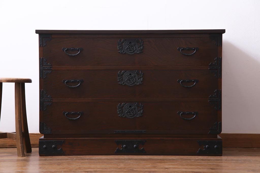 中古　国産　民芸箪笥　天板リメイク　気品漂う上質なつくりのチェスト(衣装箪笥、引き出し)(1)