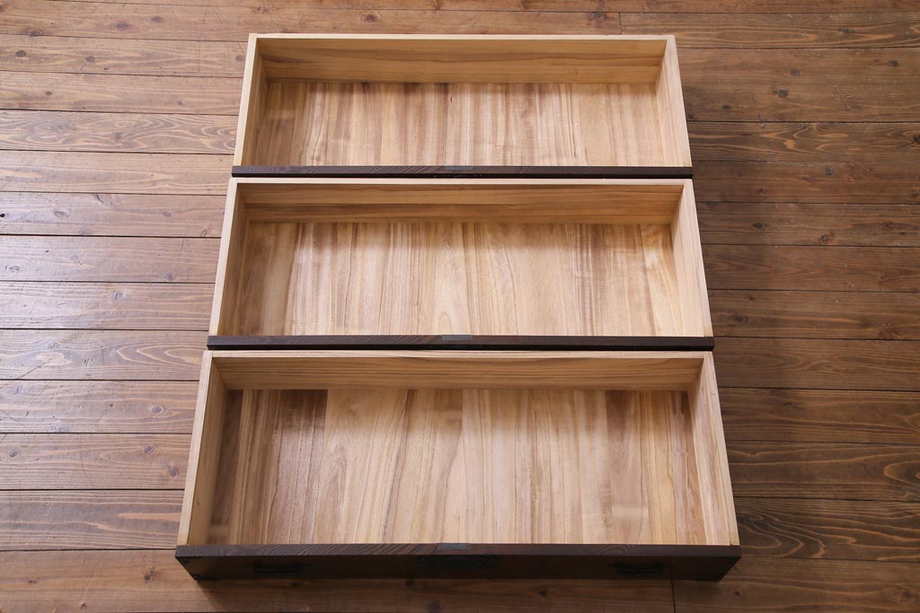 中古　国産　民芸箪笥　天板リメイク　気品漂う上質なつくりのチェスト(衣装箪笥、引き出し)(1)