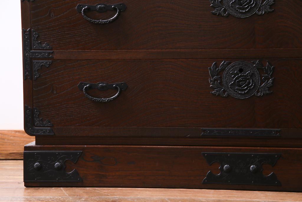 中古　国産　民芸箪笥　天板リメイク　気品漂う上質なつくりのチェスト(衣装箪笥、引き出し)(1)