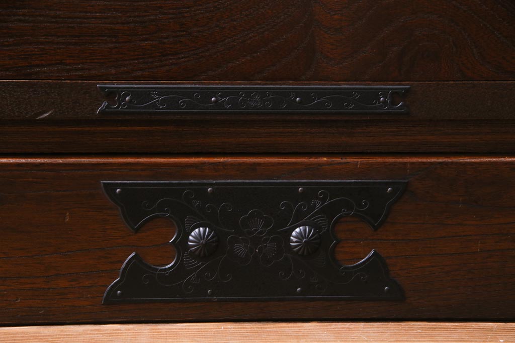 中古　国産　民芸箪笥　天板リメイク　気品漂う上質なつくりのチェスト(衣装箪笥、引き出し)(1)