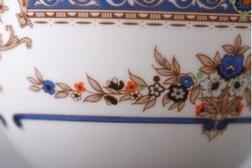 未使用品 ROYAL DOULTON(ロイヤルドルトン) 廃盤 BROADLANDS(ブロードランド) カップ&ソーサー2客セット(洋食器)