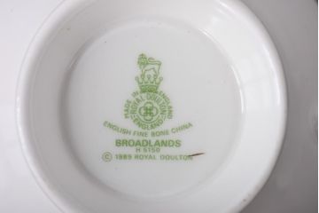 未使用品 ROYAL DOULTON(ロイヤルドルトン) 廃盤 BROADLANDS(ブロードランド) カップ&ソーサー2客セット(洋食器)
