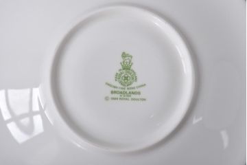 未使用品 ROYAL DOULTON(ロイヤルドルトン) 廃盤 BROADLANDS(ブロードランド) カップ&ソーサー2客セット(洋食器)