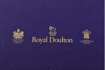 未使用品　ROYAL DOULTON(ロイヤルドルトン)　廃盤　BROADLANDS(ブロードランド)　カップ&ソーサー2客セット(洋食器)