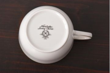 未使用品　ノリタケ(Noritake、日陶)　海外輸出　アイボリーチャイナ　トリオ2客セット・箱付き(カップ、ソーサー、プレート)