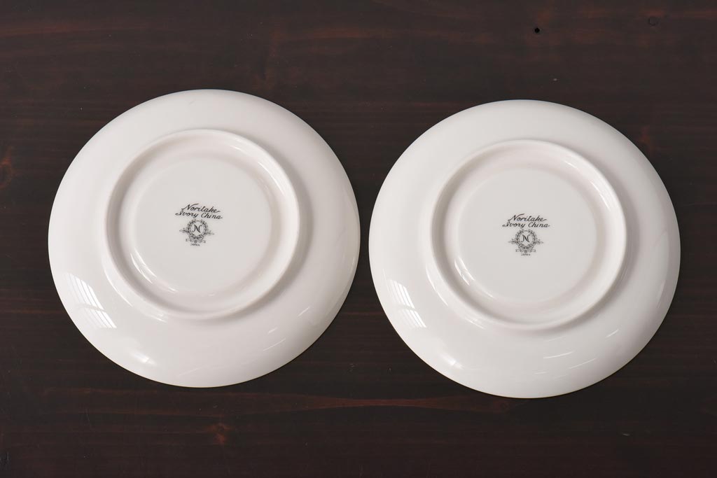 未使用品　ノリタケ(Noritake、日陶)　海外輸出　アイボリーチャイナ　トリオ2客セット・箱付き(カップ、ソーサー、プレート)
