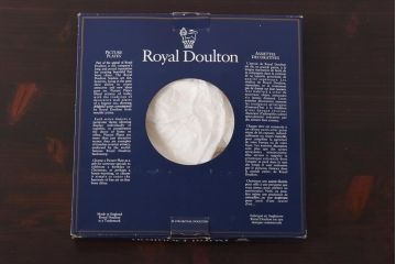 未使用品　ROYAL DOULTON(ロイヤルドルトン)　BRITISH OWLS　プレート(皿、洋食器)(1)