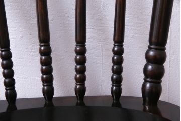 中古　松本民芸家具　16型スピンドルチェア　シックな色味とクラシカルなデザインがお洒落なチェア(ダイニングチェア、椅子)