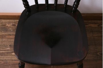 中古　松本民芸家具　16型スピンドルチェア　シックな色味とクラシカルなデザインがお洒落なチェア(ダイニングチェア、椅子)
