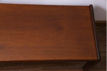 北欧家具　チーク材　すっきりとしたフォルムが取り入れやすいセンターテーブル(ローテーブル)