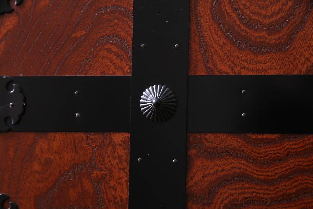 中古　民芸家具　高級品　品のある佇まいが目を引く重ねタンス(箪笥、戸棚、引き出し、衣装箪笥)