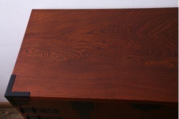 中古　民芸家具　高級品　品のある佇まいが目を引く重ねタンス(箪笥、戸棚、引き出し、衣装箪笥)