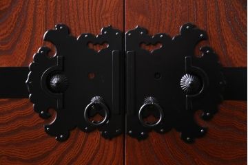 中古　民芸家具　高級品　品のある佇まいが目を引く重ねタンス(箪笥、戸棚、引き出し、衣装箪笥)