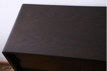 中古　国産　民芸箪笥　気品漂う上質なつくりの脚付き収納棚(衣装箪笥、チェスト)
