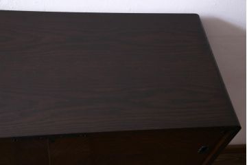 中古　国産　民芸箪笥　気品漂う上質なつくりの脚付き収納棚(衣装箪笥、チェスト)