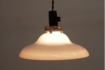 昭和初期　戦前　円盤型のシェードが魅力的なペンダントライト(天井照明、電笠)(1)