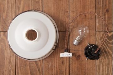 昭和初期　戦前　シンプルな中に趣きのあるセルロイド製ペンダントライト(天井照明、シェード、電笠)