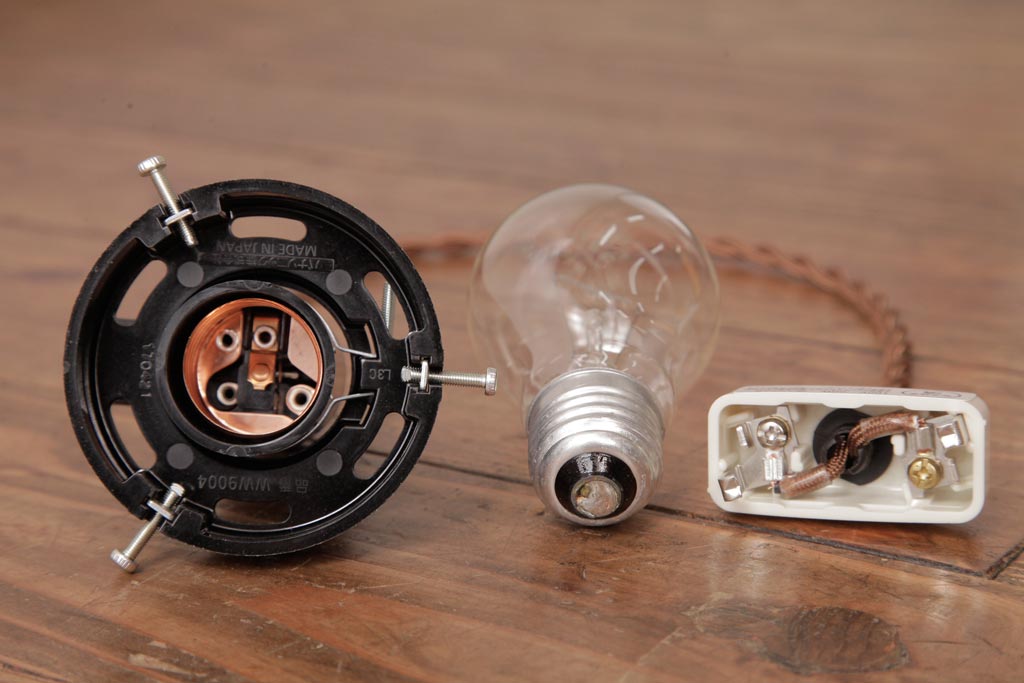 昭和初期　戦前　ノスタルジックな平笠シェードの天井照明(吊り下げ照明、ペンダントライト)(1)