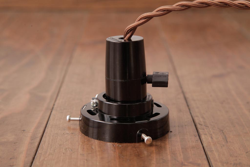 昭和初期　戦前　ノスタルジックな平笠シェードの天井照明(吊り下げ照明、ペンダントライト)(1)