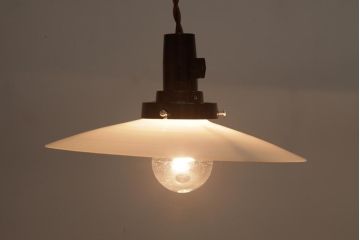 昭和初期　戦前　ノスタルジックな平笠シェードの天井照明(吊り下げ照明、ペンダントライト)(2)