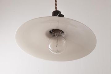 昭和初期　戦前　ノスタルジックな平笠シェードの天井照明(吊り下げ照明、ペンダントライト)(2)