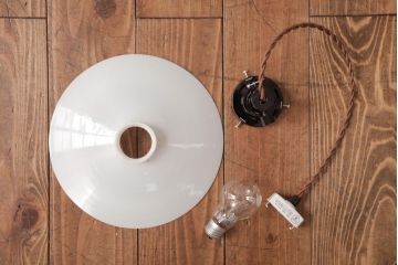 昭和初期　戦前　ノスタルジックな平笠シェードの天井照明(吊り下げ照明、ペンダントライト)(2)