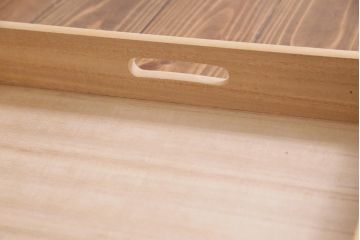 中古　国産　民芸箪笥　観音開き戸　貫録のある上質なつくりの脚付き収納棚(衣装箪笥)