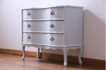 中古　リペイント　イタリア家具　フレンチテイストの魅力あふれるチェスト(引き出し、サイドボード)