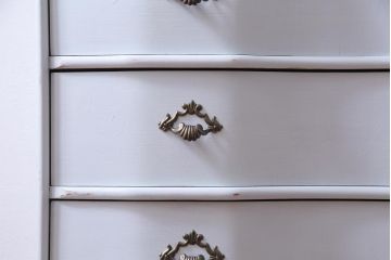 中古　リペイント　イタリア家具　フレンチテイストの魅力あふれるチェスト(引き出し、サイドボード)